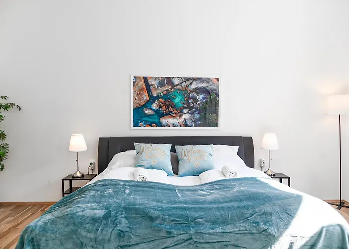 Easystay 2Br Apt. Connect With The Whole City